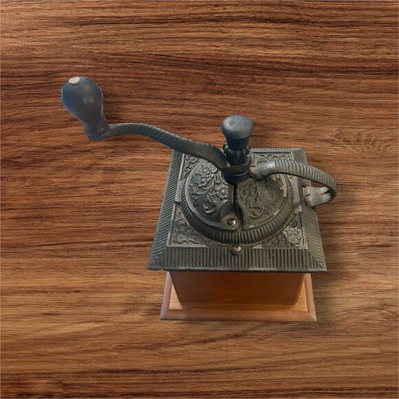 Vintage Cast Iron & Wood Manual Coffee Grinder With Ornate Design Hand Crank & S - Picture 3 of 4